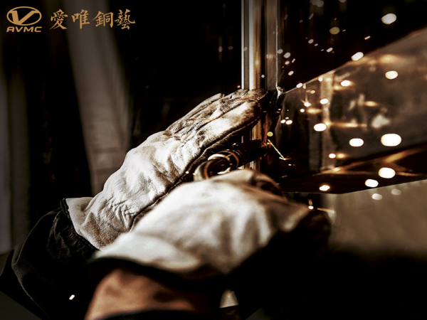 銅門(mén)專業(yè)制作廠家為您提供最專業(yè)銅門(mén)的安裝方法